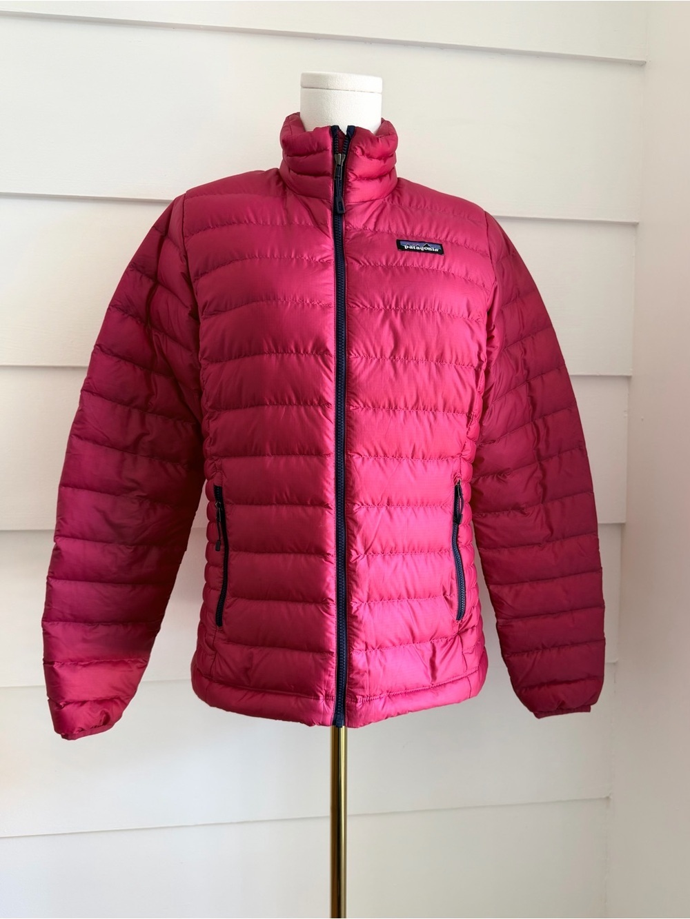 Patagonia Down Sweater Jacket in Magenta size S